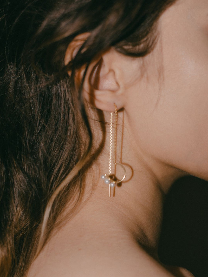 Chain pearls earrings