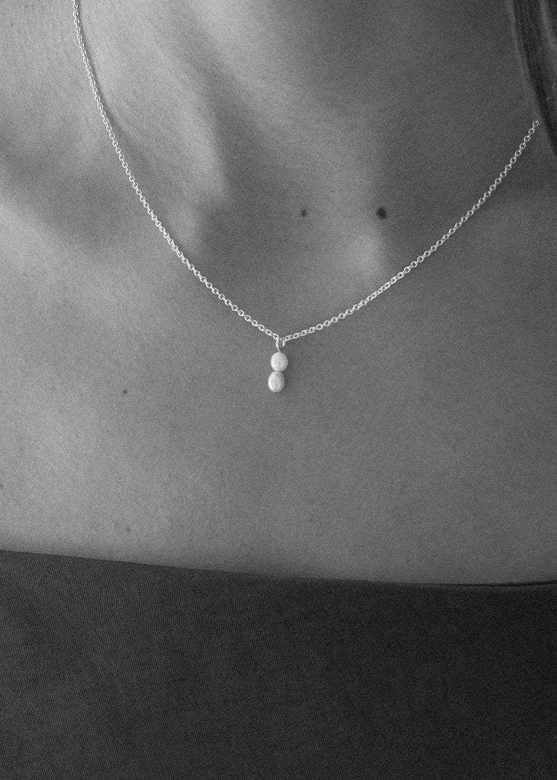 Double pearl necklace