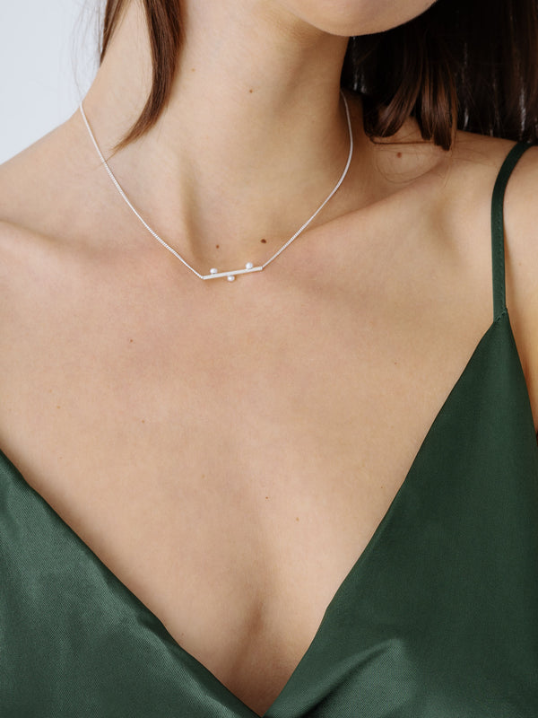 Tria pearl necklace